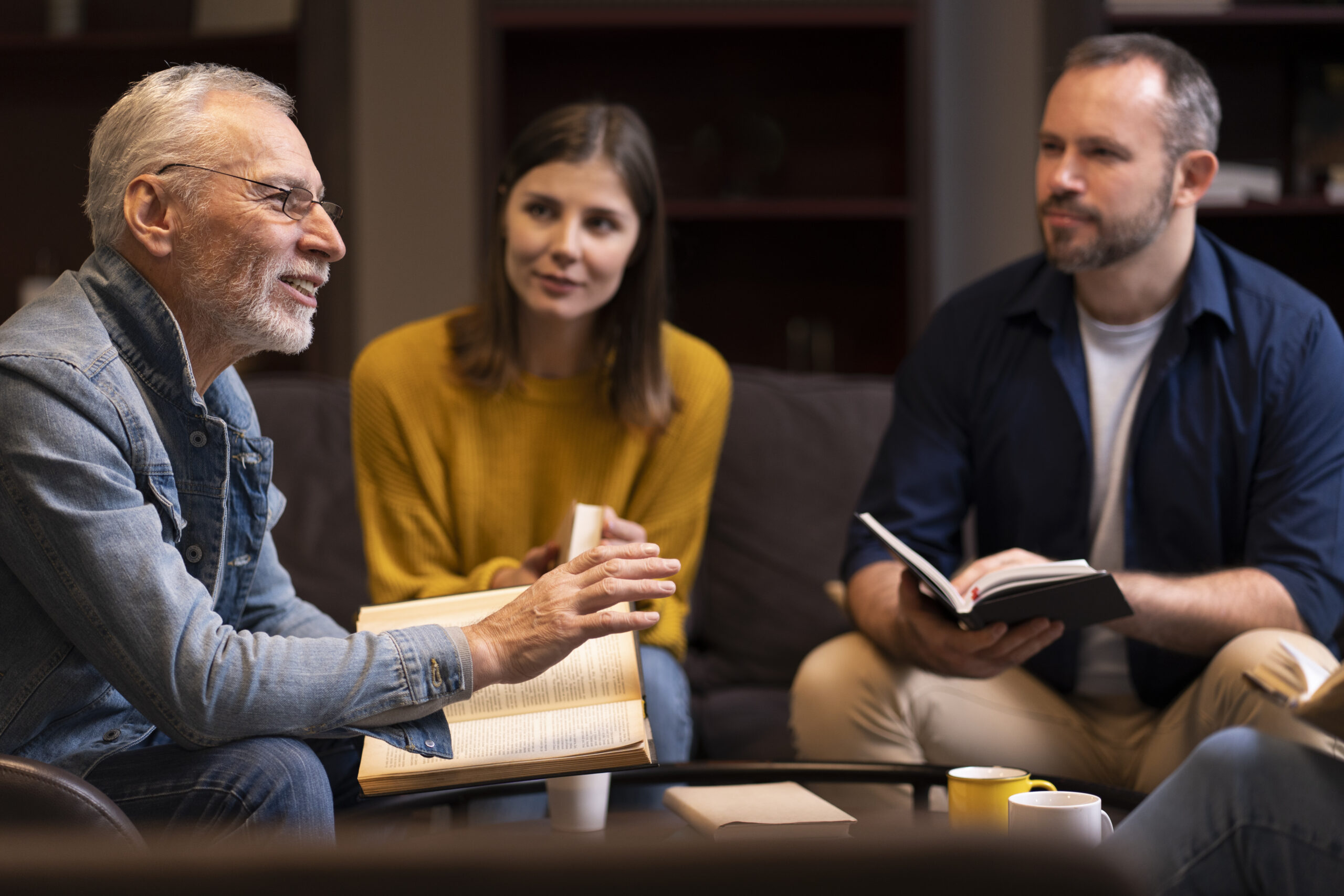 medium-shot-people-book-club